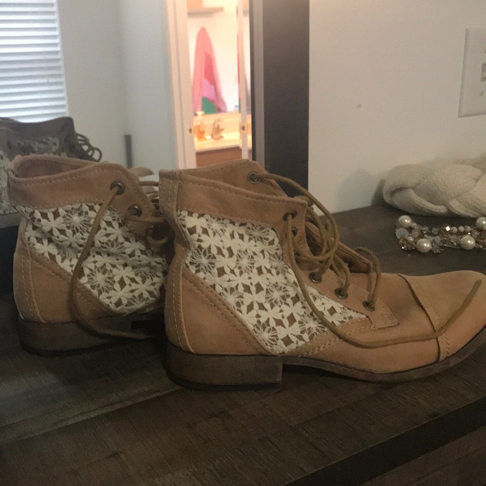 Ankle boots